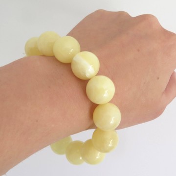 Milky White Baltic Amber Bracelet 31.60 grams