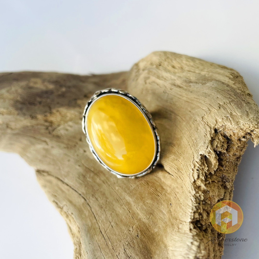 Exclusive Amber Ring, Yellow Baltic Amber, 25,4g