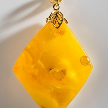 Unique Baltic Amber Pendant Butterscotch Goldplated Silver
