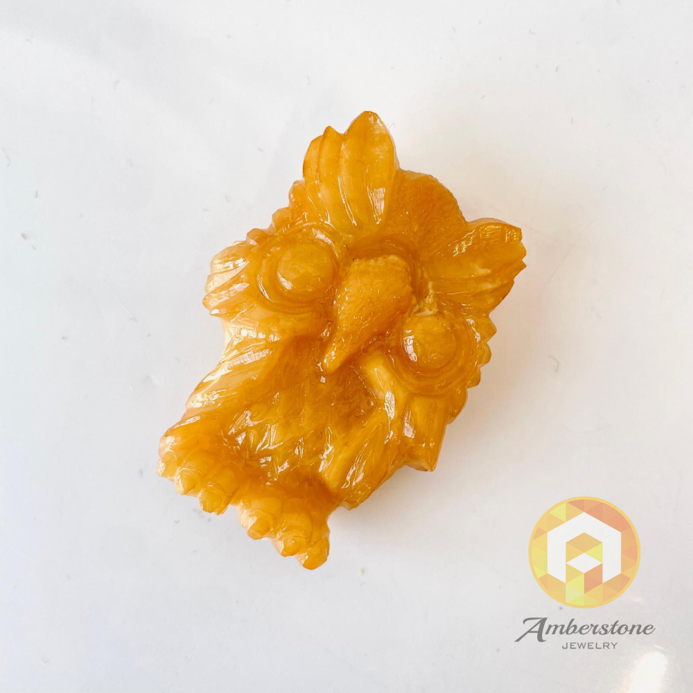 🎥 Sculpture of a Owl made of Baltic Amber