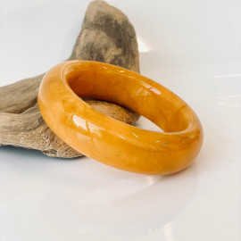 سوار مصنوع يدويًا من العنبر البلطيقي الطبيعي