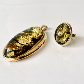 Green Amber Pendant with Inclusions in Gold-Plated Setting – Natural Beauty in a Luxurious Form
