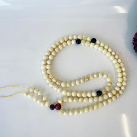 خرز مالا من كهرمان البلطيق كونياك: مسبحة بوذية رائعة للتأمل، مع فواصل الكرز