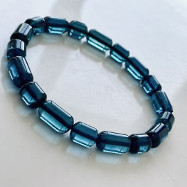 سوار العنبر العتيق: أناقة عتيقة من العنبر...