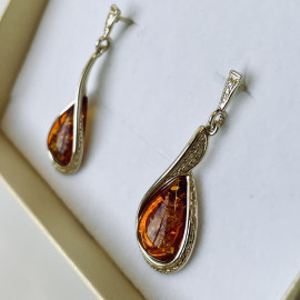 قلادة بسيطة من كهرمان البلطيق كونياك مع فضة مطلية بالذهب عيار 925، مصنوعة يدويًا