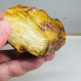 حجر العنبر الخام العنبر الطبيعي