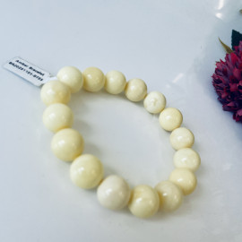 Bracelet made of White Baltic Amber, 13 mm beads