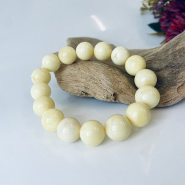 Bracelet made of White Baltic Amber, 13 mm beads