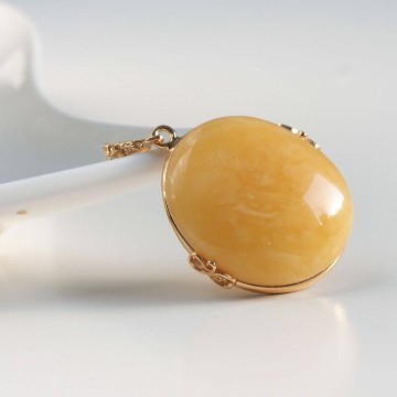 Handmade Natural Baltic Amber Pendant Gold-plated Sterling Silver 925 and Gold Luster, 10.79 g